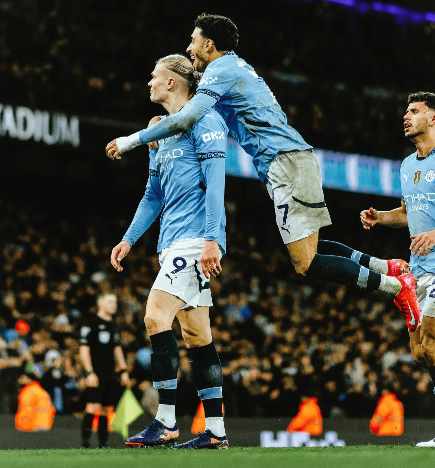 爱游戏在线入口 -在英超曼城踢球的中国球员是谁